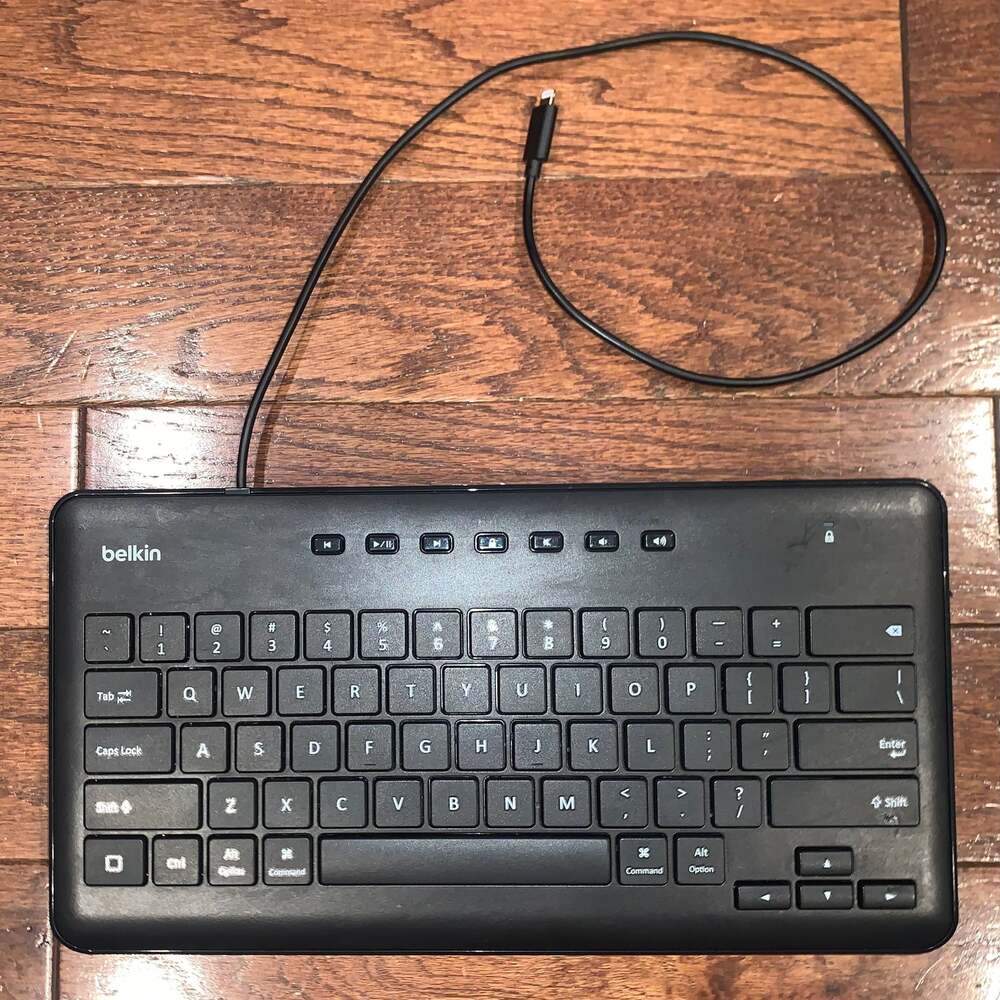 Belkin Secure Wired Keyboard for iPad/iPhone with‎ Lightning Connector (B2B124)
